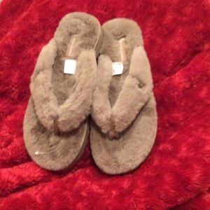 Koolaboura fur flip flops 7